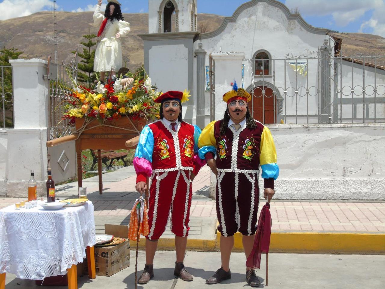 Pousada Villa Huaripampa Хауха Экстерьер фото